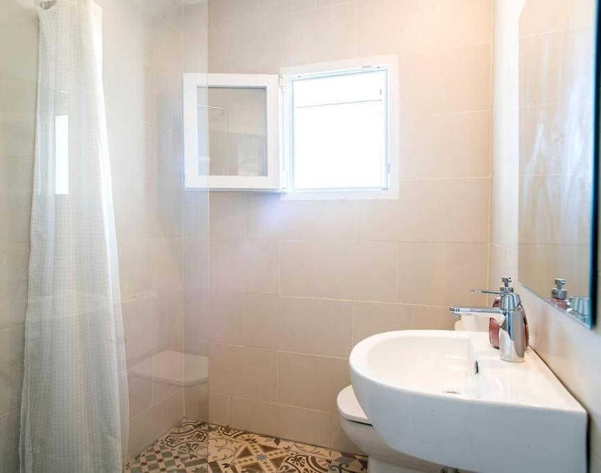 20 Min From Bcn- Charming House W/ Pool & Bbq Area Cervelló Exterior foto